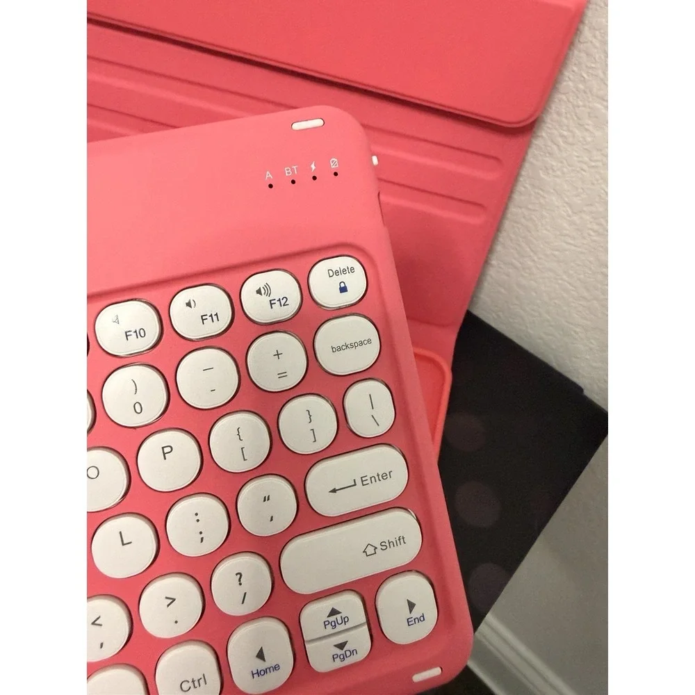Wireless keyboard protective case for ipad Pro 11 M4 2024‎ and M5 2025 Pink